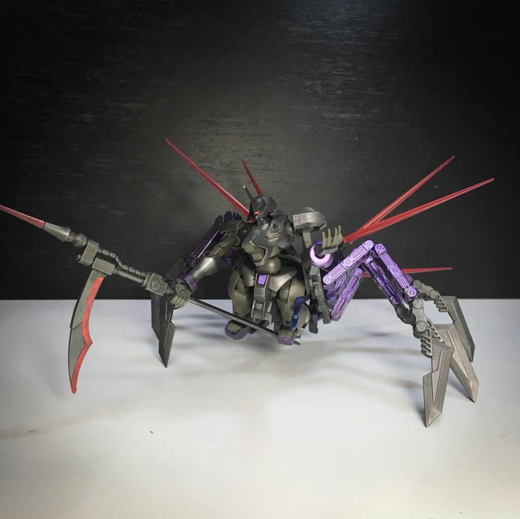 血剣展開
タンクから直接血剣を展開し突撃と同時に斬りつける半獣操機モード最大の攻撃形態