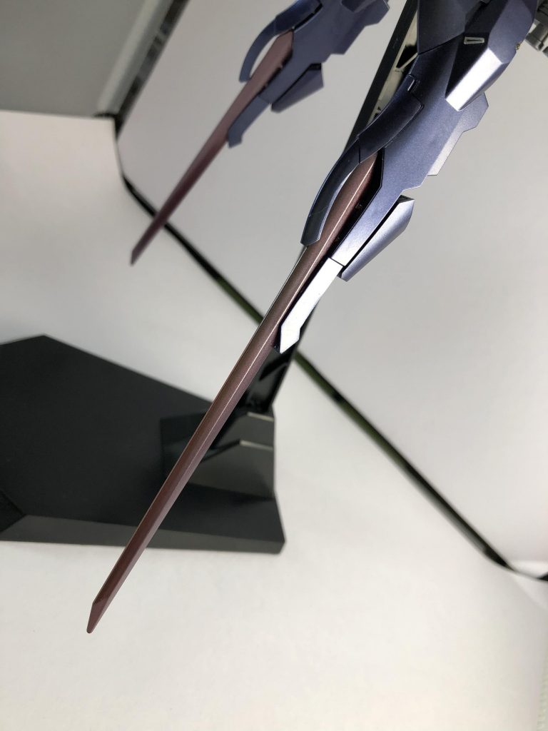 ビームサーベルの刃はガイアノーツ バーチャロンカラー 《パール焔小豆》を使っています。