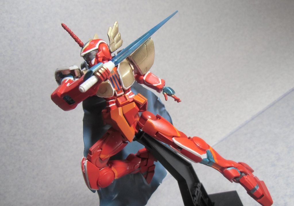 レイブレードは青系のビームサーベルを蛍光ブルーで塗装して作成。