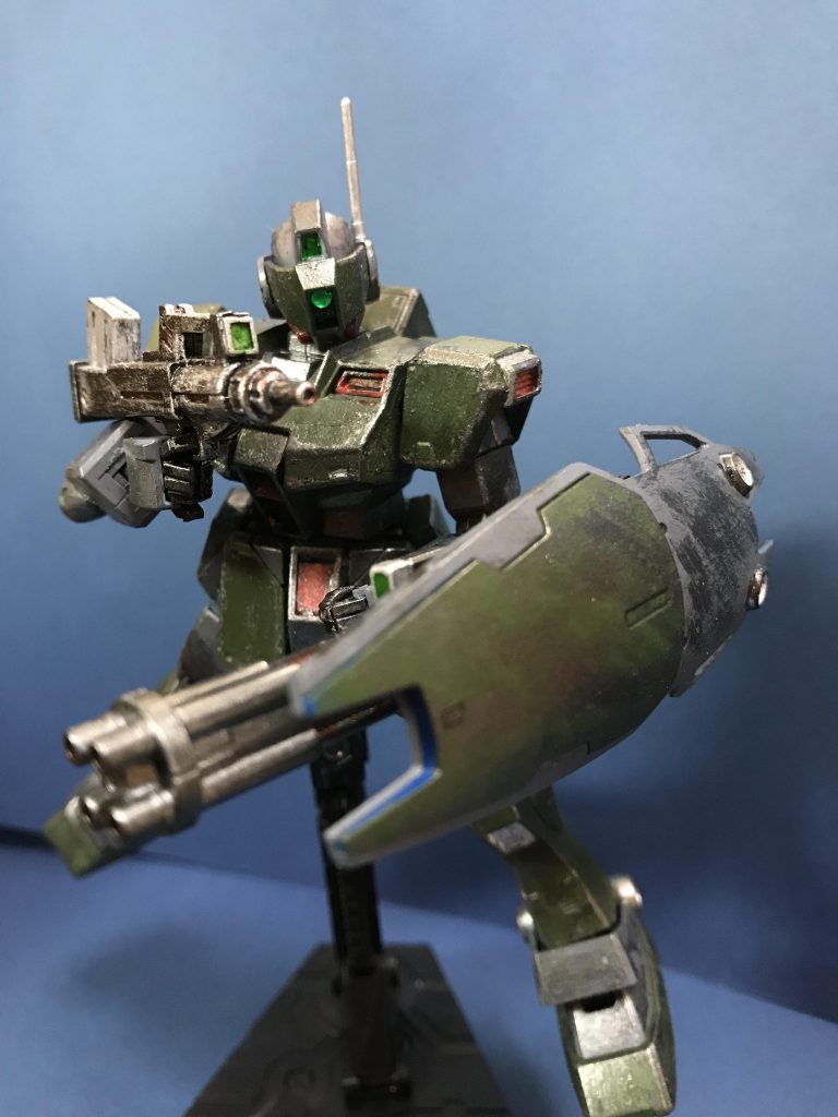 バイザーを下ろすと光が入ってうまく輝いてくれますね