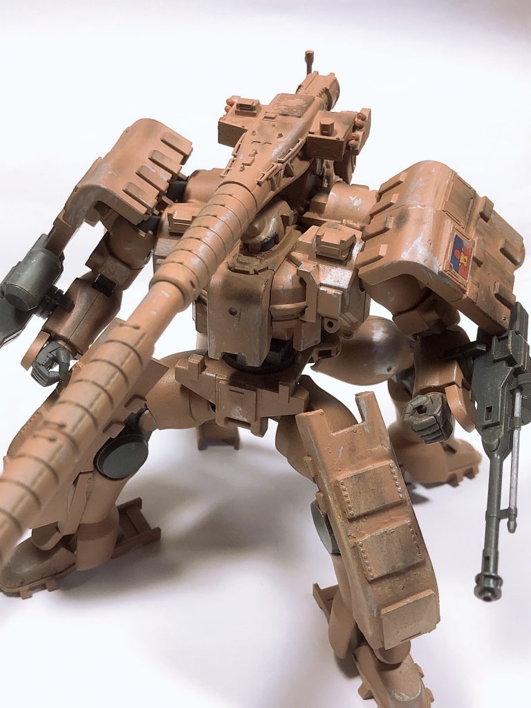 一応戦車をイメージしてウッドカラースプレーしたらなんかザメルみたいになってしまいました。(−_−;)