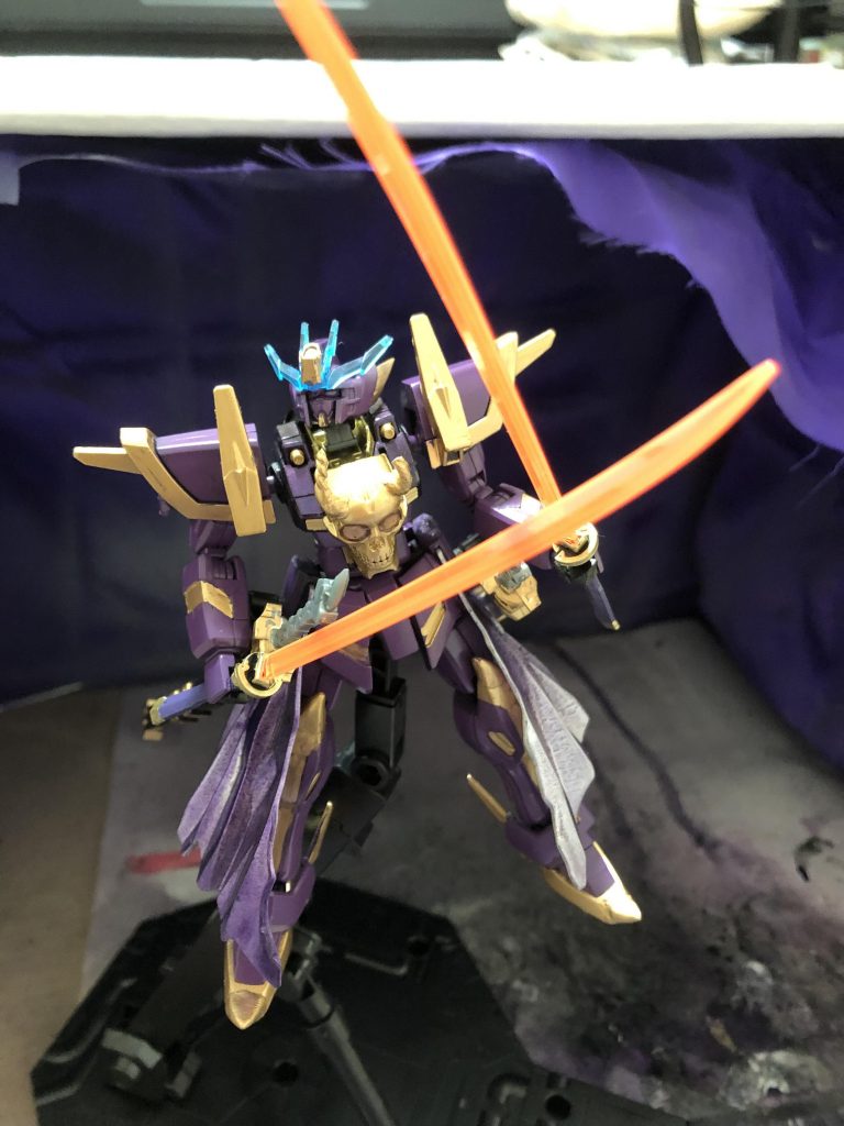 対のビームサーベル
長い方 紫炎（シエン）
短い方 紫電（シデン）