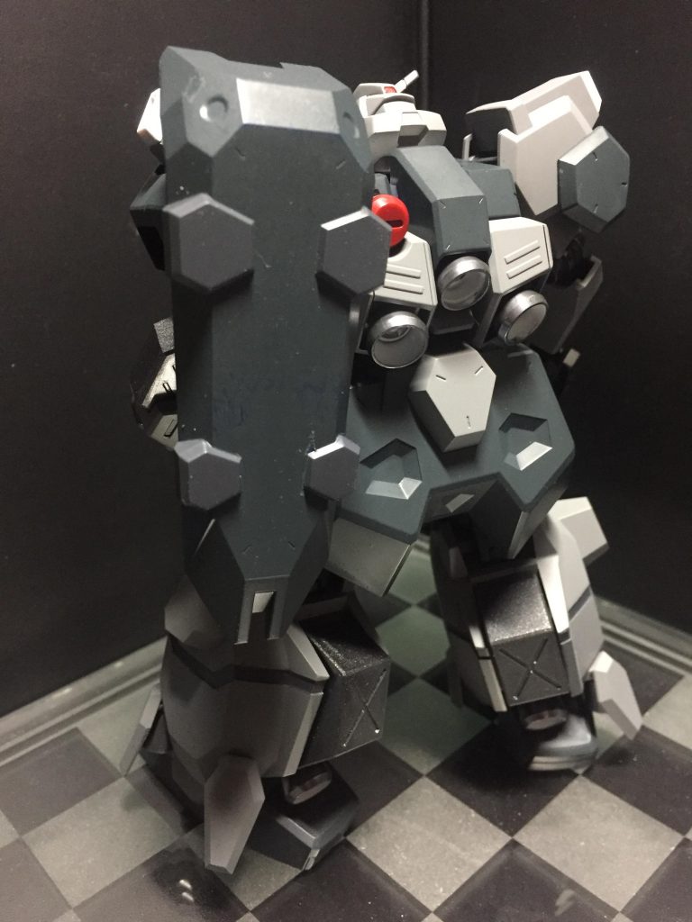 全体的に色のトーンを落とした感じにしました
武器はMSGのセレクターライフルを持たせています