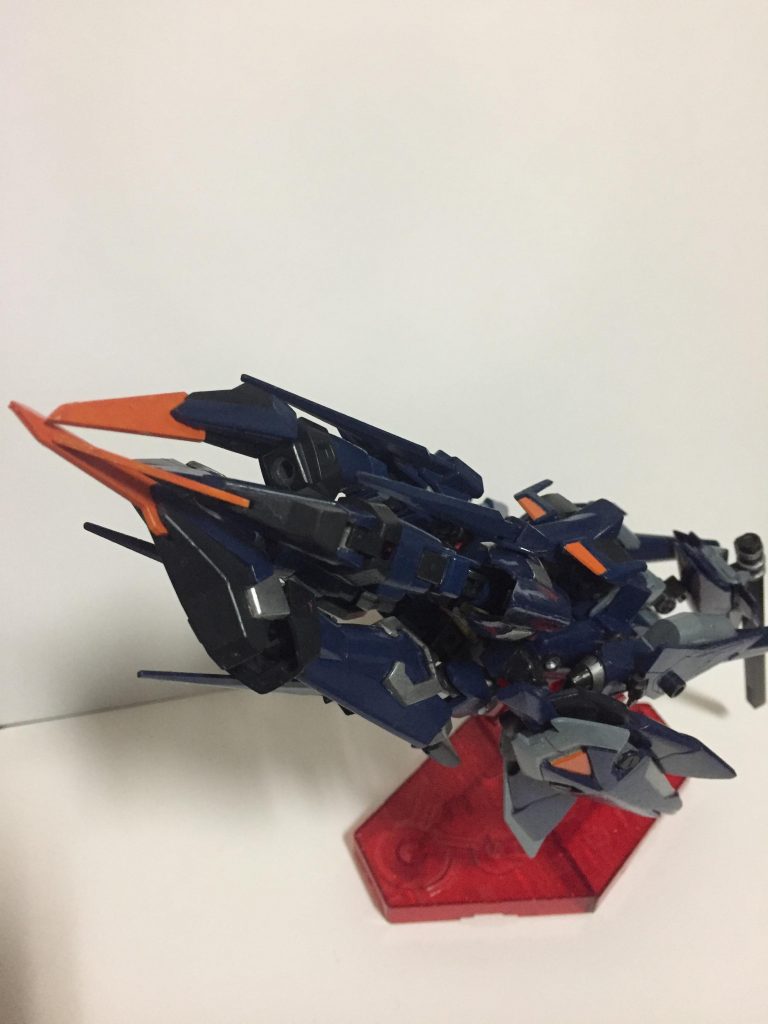 MA形態。イージス本来の可変形態。主に宇宙での高速巡航形態で主兵装は4本のクローと腹部のスキュラ