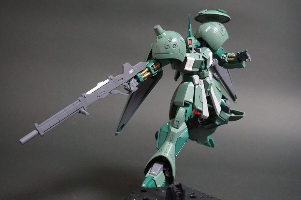 片手でも保持は可能です。