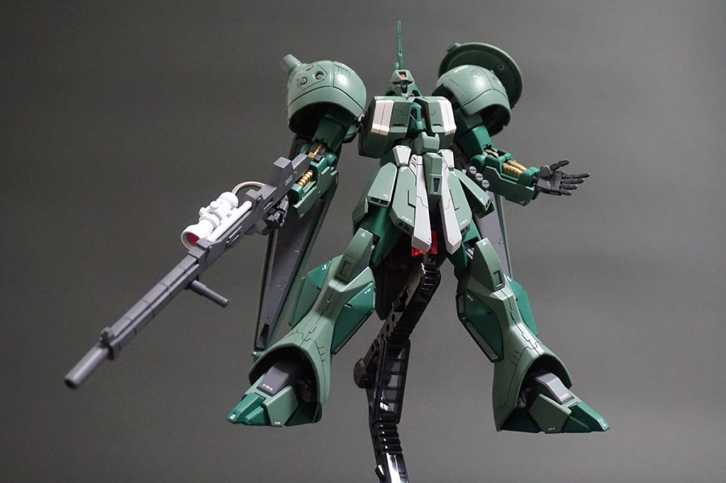 あおり気味にて