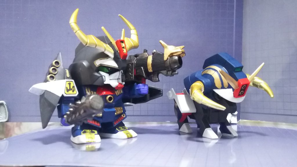 鎧着装
武器とバックパックはバイソンから斎胡に戻し、
斎胡の肩鎧基部もバイソンに付けて余剰を解消しました。