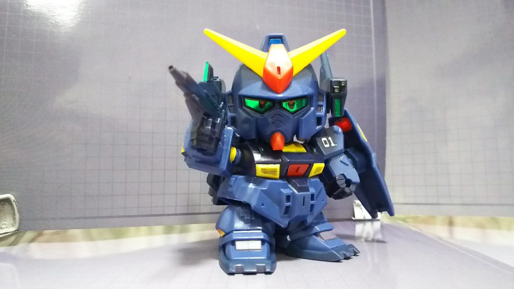 ビームライフル銃口にもパーツを盛り。