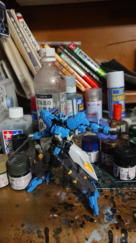 今回はこいつらでヒュージョンさせてみた結果、こうなり

塗装しました(笑)