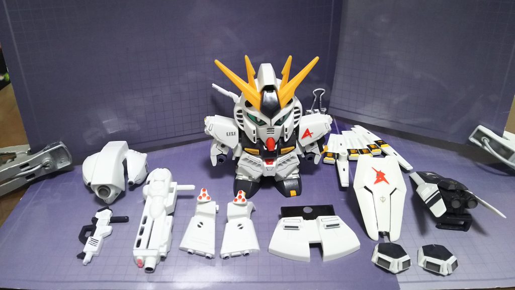 装備一式
換装パーツがたくさんあると並べたくなるものです。