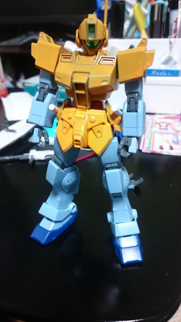 塗装前。両腰にはビルドストライクのアーマーを付けてました。以前投稿したなりそこない で使わなくなったジムサンシャインのパーツも使用しました。