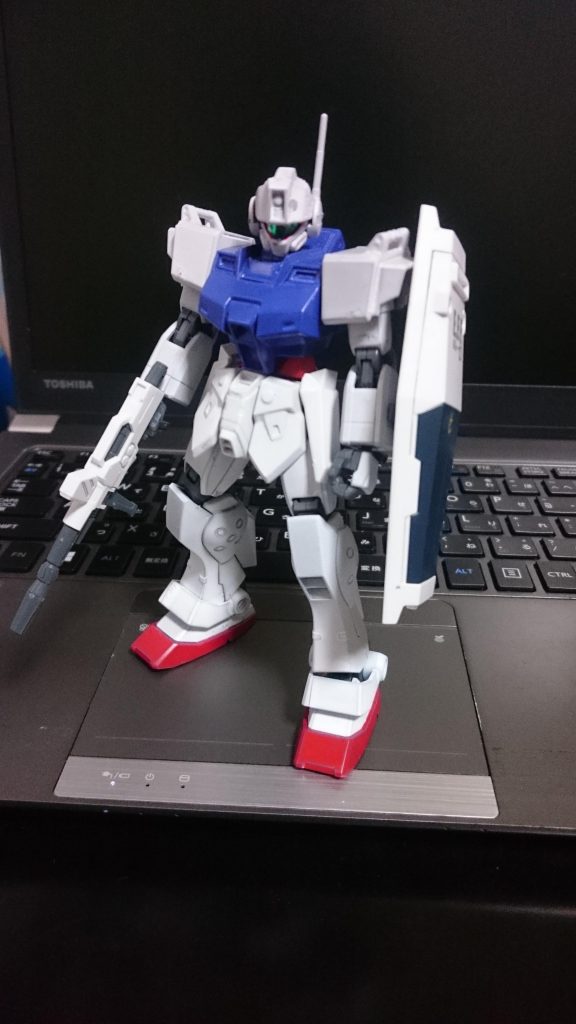 サフを下地に、仕上げ用ベースホワイト、ブルーバイオレッド、レッドを塗装。武装はBD3のをそのまま使用し、連邦感を出しました。この時はブライテストガンダム制作前だったので、想像してた色になるかどうかも含めてブルーバイオレッドを使いました