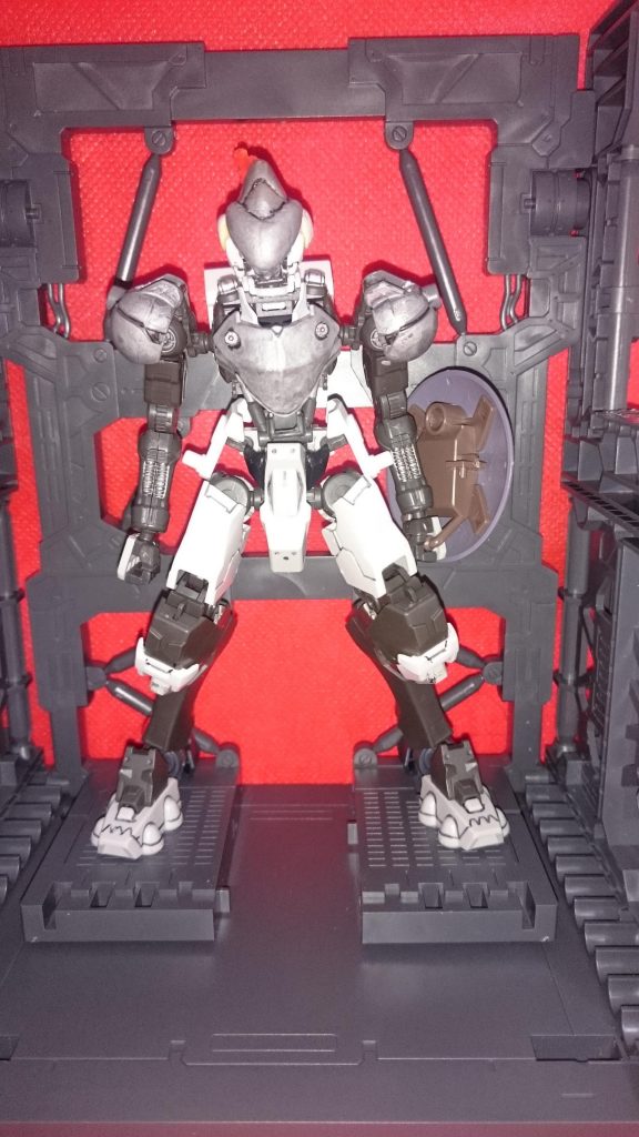 格納庫
G戦装備
Gを調べつくし無駄を排除した装備
顔はガンダムフレームベースなので元ネタよりも小さく前に細長く
エポキシパテ速硬化タイプで粘土細工