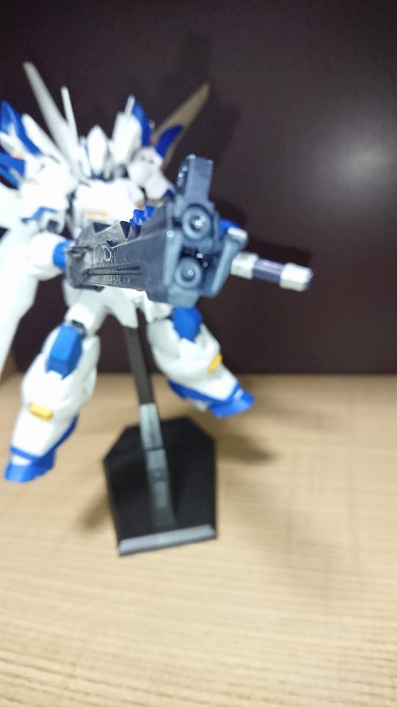 ちゃんと二連装のランチャーです。
鉄血の世界では、ビームがほぼ使われないということに完成するまで忘れてました