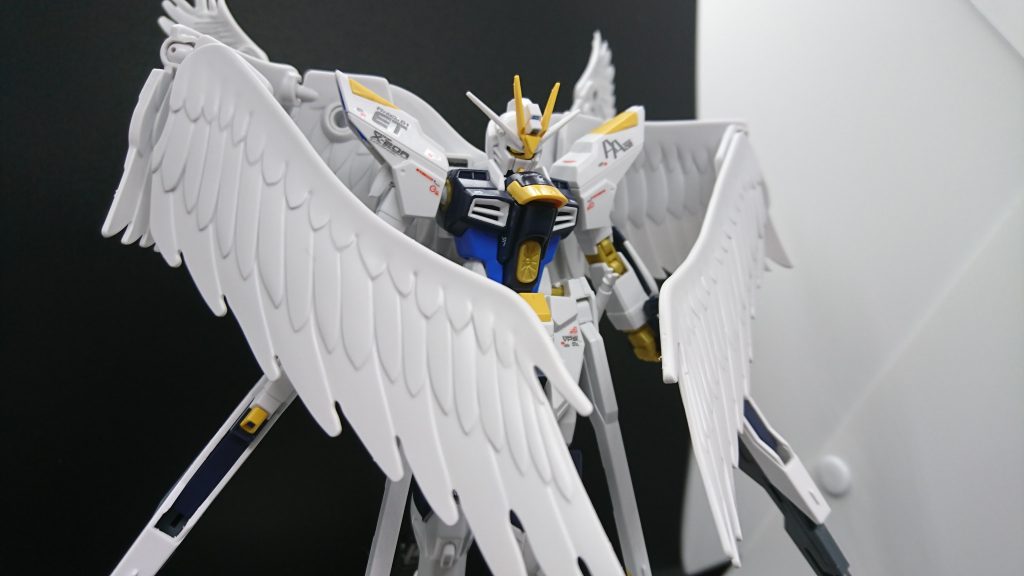 基本的な機体性能は原型と同等。
それゆえ本機も常人には使いこなせない極めてピーキーな機体となっている。