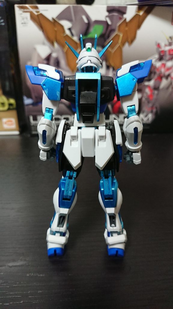 バックパックシステムは制作時は検討されていたが機動性と近接能力を考えた結果廃止された、その代わりスラスターが強化され特殊システムを使えばトランザムライザーでさえ凌駕する