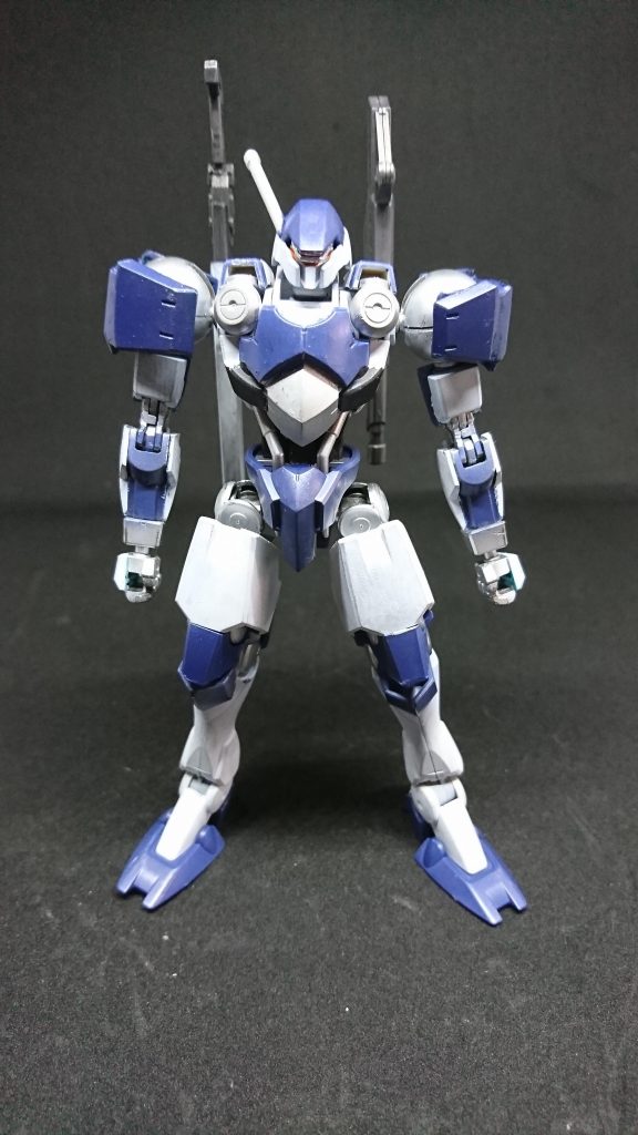 白虹
ティアンシー独自で開発されたMS
青冥の量産型であり武装装甲を簡易化されコストは減ったが防御性は低化しかし機動性が上がり武装のレパートリーが
増え汎用性が上がった
先行で5機量産され現在も戦闘データを収集してるようだ
パイロットはアーベルと共に海賊狩りをしていた元傭兵ウォレスと歳星に流れ着いたヒューマンデブリの青年湊の二名と操縦適正のあるパイロット三名はまだ決まっていない