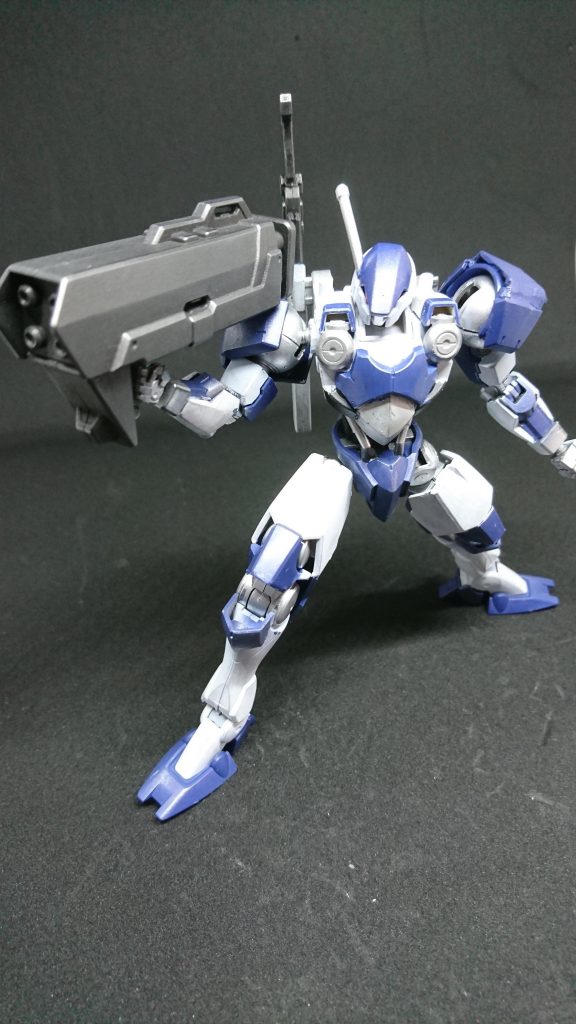 ミサイルランチャー
スモーク弾、炸裂弾の選択可能
特殊弾頭でナノミラチャフ弾が使用可能