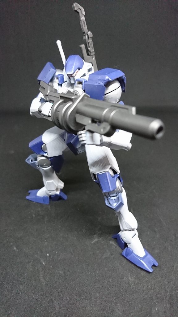 グレネードランチャー
炸裂弾、ネット弾、焼夷弾の選択可能
特殊弾頭で閃光弾が使用可能