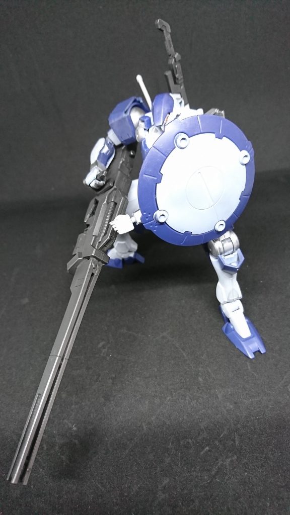 試作型長距離レールガン「応龍」
MS工房が総力を上げて製作されたレールガン、弾条約すれすれの弾頭を使用
威力は絶大
チャージ時間は長いが弾速が強化され
アウトレンジ最強の距離を誇るらしい測定テストはまだされていない

ラージシールド
大型の盾であり強度は高く仲間を守れる頼れる防御武装