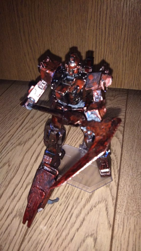 盾と鎌の方も同じく塗装