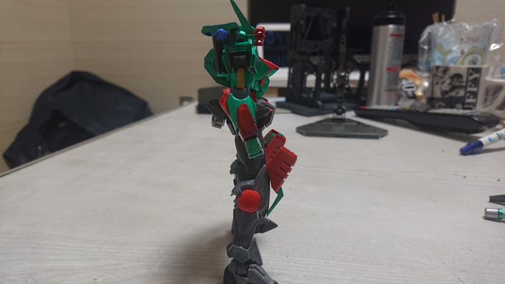 横
前に挙げた写真と比較すると左右で膝の色が違う
何となく、やってみただけ