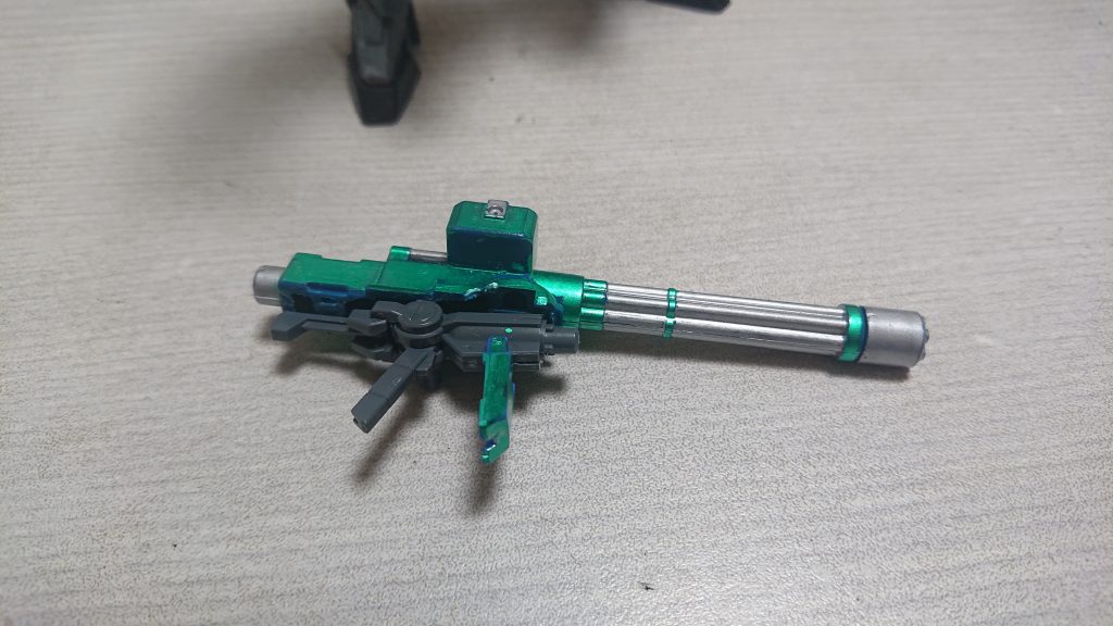 ハンドガトリング
ダブルオーダイバーのソードにヘビーアームズのガトリングを付けただけのお手軽武器

腰にマウント可能