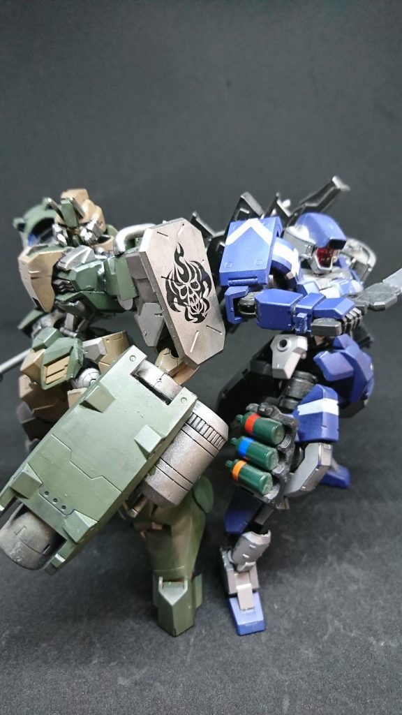 フランが雇った傭兵は、かつて「バーズネスト」に所属していた青年レイヴン
かなりの腕利きでありMSの操縦を教えてくれるそうだ