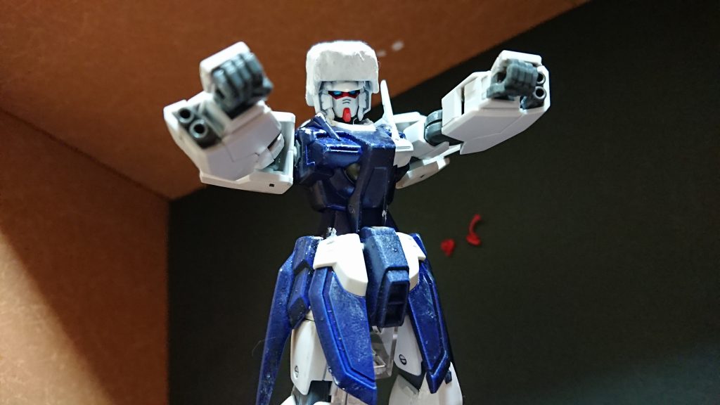 唯一の固定武器でセラヴィーの腕にアリオスのGNバルカンの銃口を着けて射撃武器を製作。ちなみに腰はゼロ炎とゴッドガンダムのパーツのミキシングです。