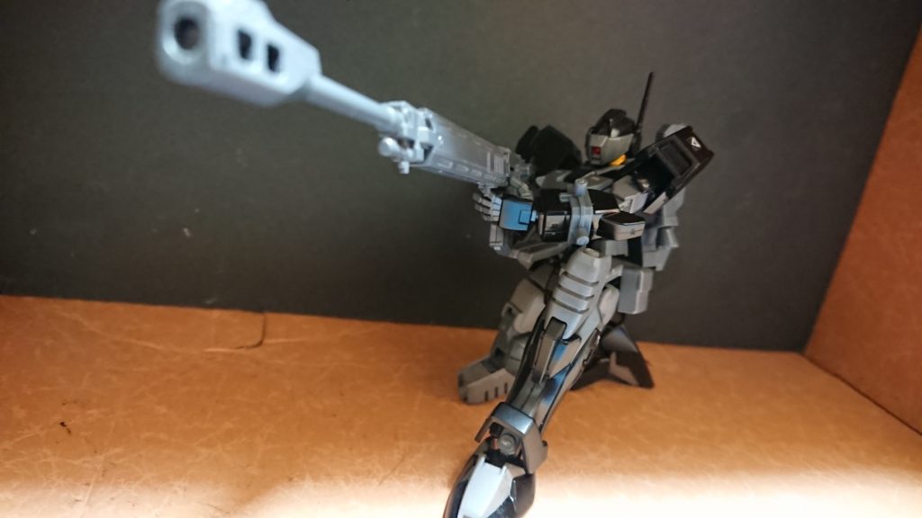 また、ジムスナイパーⅡ本来の長距離狙撃戦も可能であり、様々な戦闘状況に対応可能と言った点も長年配備され続けてた要因である。