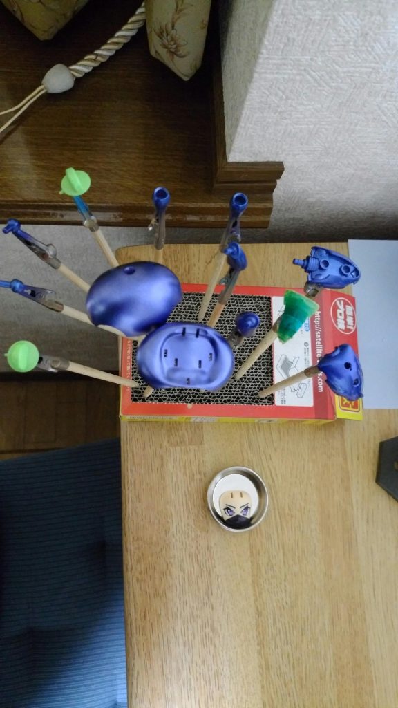 ガンプラマーカーエアブラシシステムで塗装。