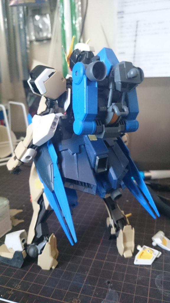 背面。試行錯誤していた途中です。