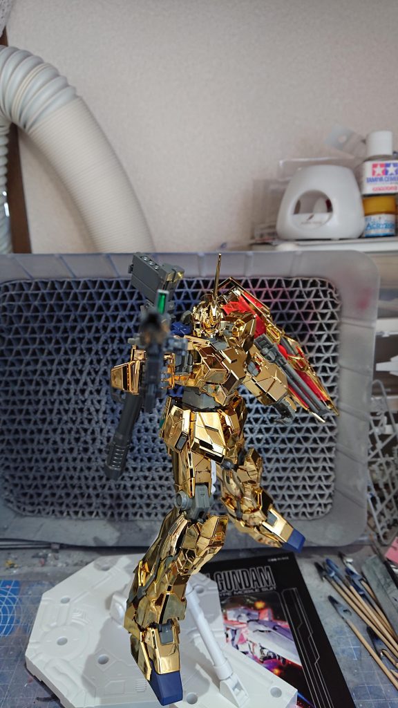 MG ゴールドユニコーンガンダム–9枚目/制作者：ばじーな