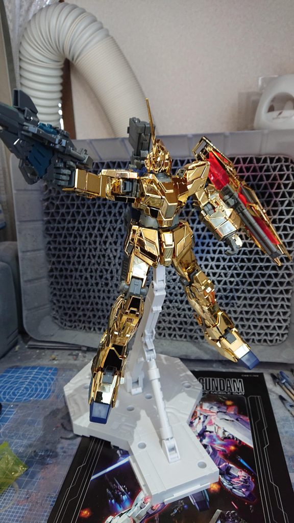 MG ゴールドユニコーンガンダム–8枚目/制作者：ばじーな