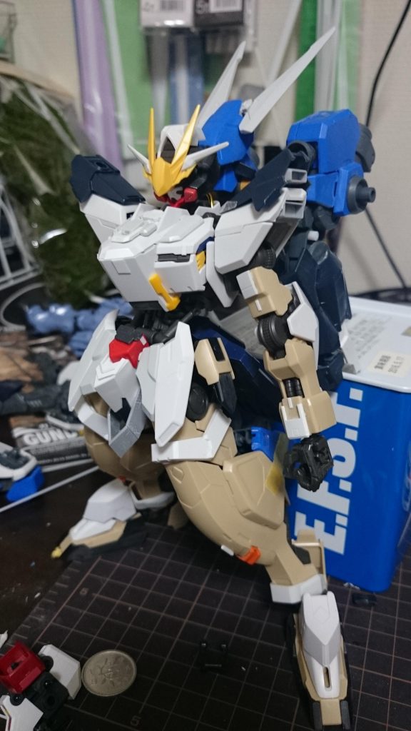 製作途中。全体のシルエットはHGで試作した機体があったのですぐにまとまりました。