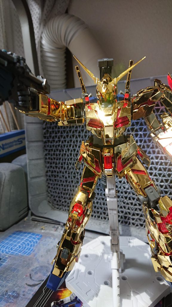 MG ゴールドユニコーンガンダム–4枚目/制作者：ばじーな