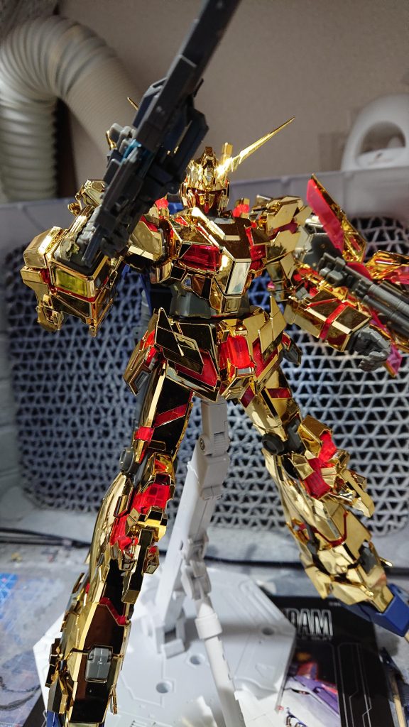 MG ゴールドユニコーンガンダム–2枚目/制作者：ばじーな