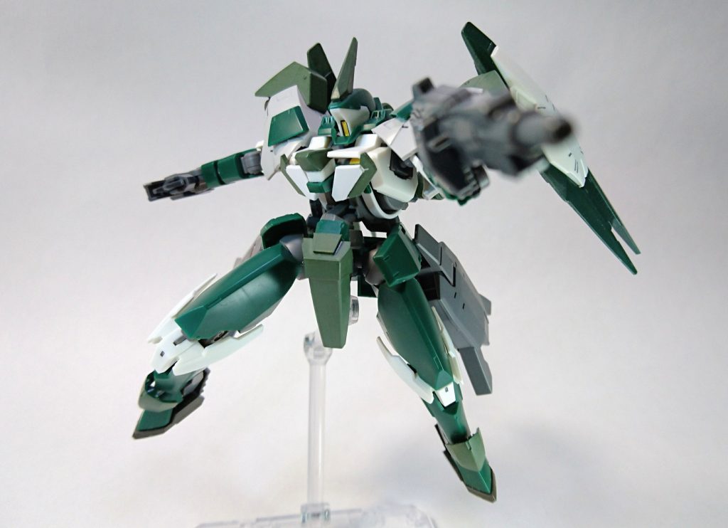 各部に貼り付けた装甲はいろいろなキットから持ってきているので詳細は省きます。