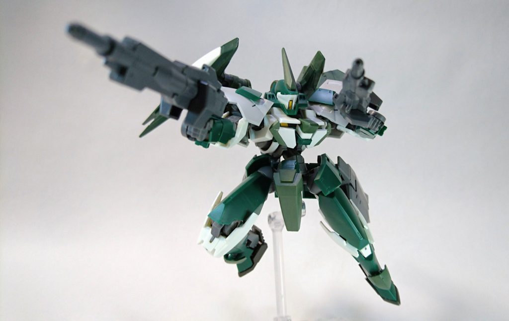 塗装もお手軽に、ガンダムマーカーのグリーンを筆塗りで塗っただけです。