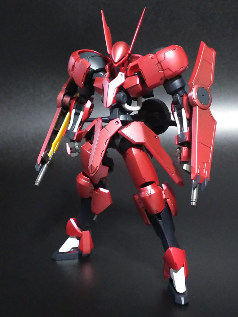 グリムゲルデは耳の形状が重たくみえるので、デザインナイフで削り好みの形にアレンジしています。