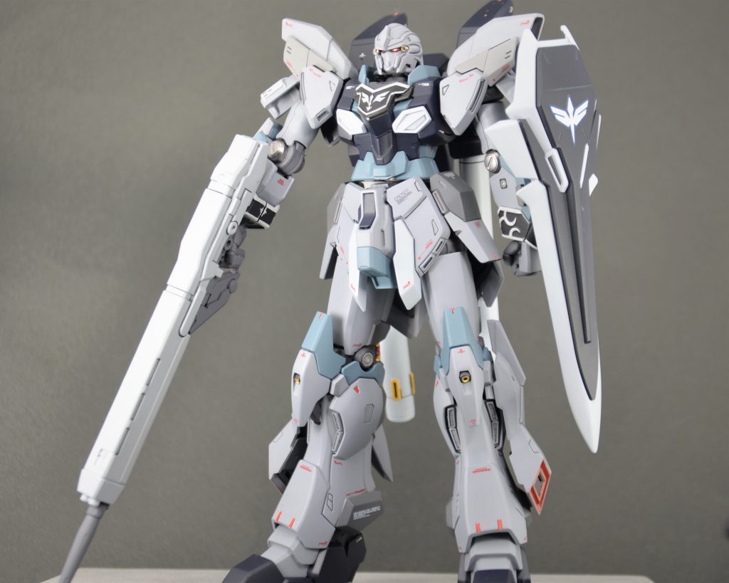 シールドのエンブレムは水転写でも使おうと思ってましたが、よく見るとこのエンブレムはまた新規の物になっているので、同じのがなくて付属のシール使いました(^_^;)