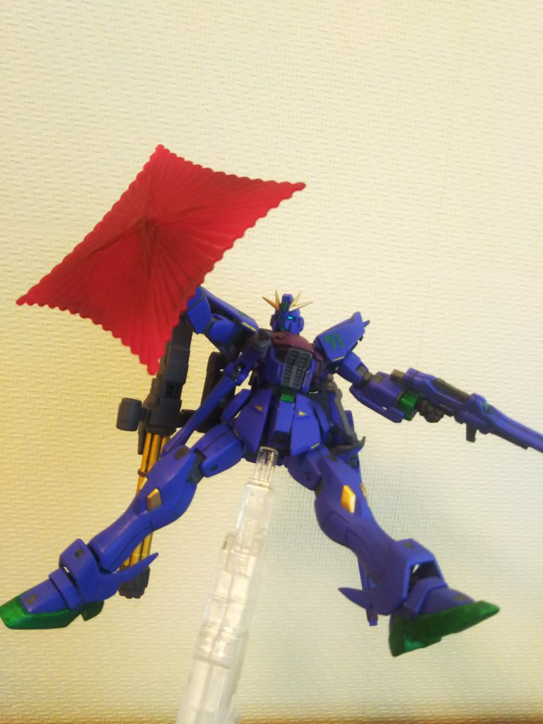 全体的に少し暗めの色を使い、金色をアクセントに。
ある程度、上手くまとまったかな？と思っています。