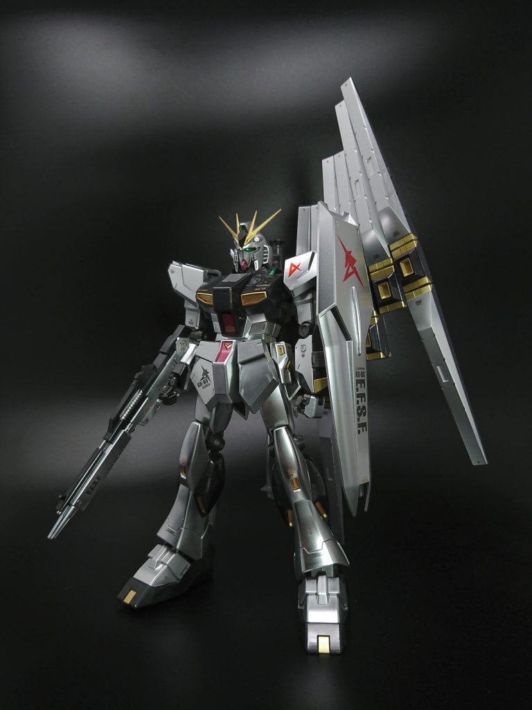 MG RX-93 νガンダム メタリックコーティングver–2枚目/制作者：MORISS