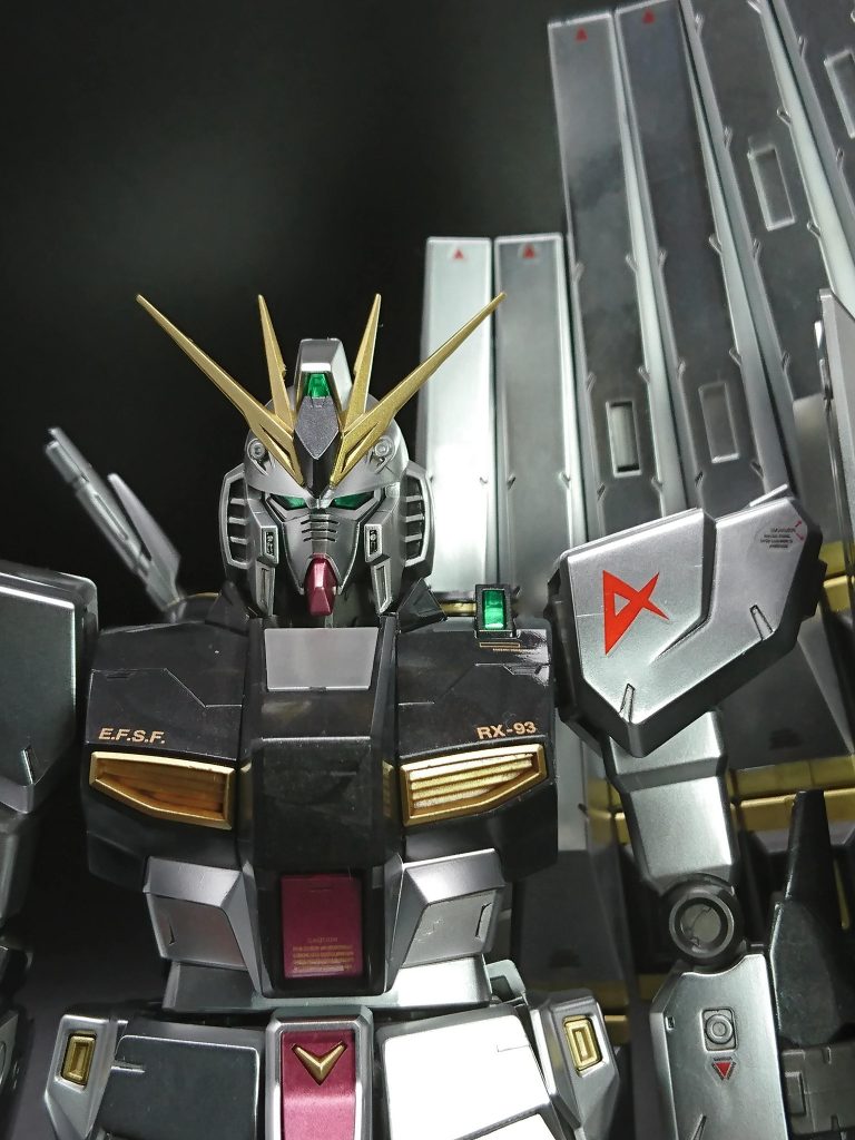 黒いボディに金文字デカールがとても良い！