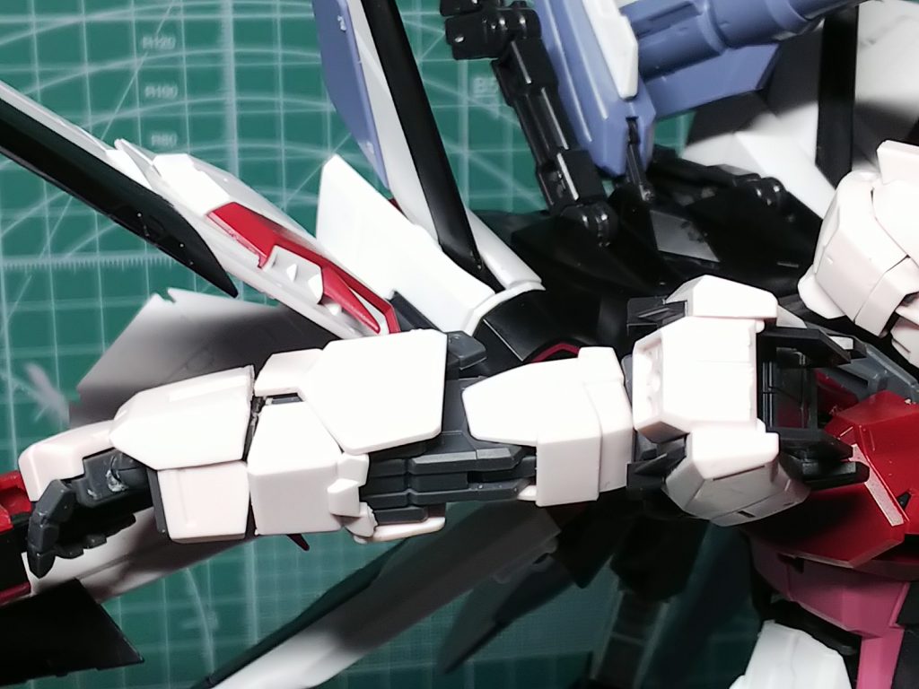 腕のロール機能と手首を改修