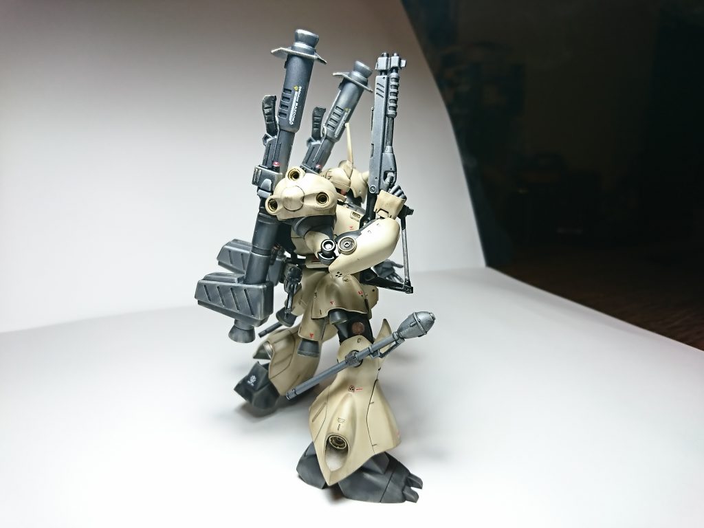 武装のハリネズミ感はたまりません。