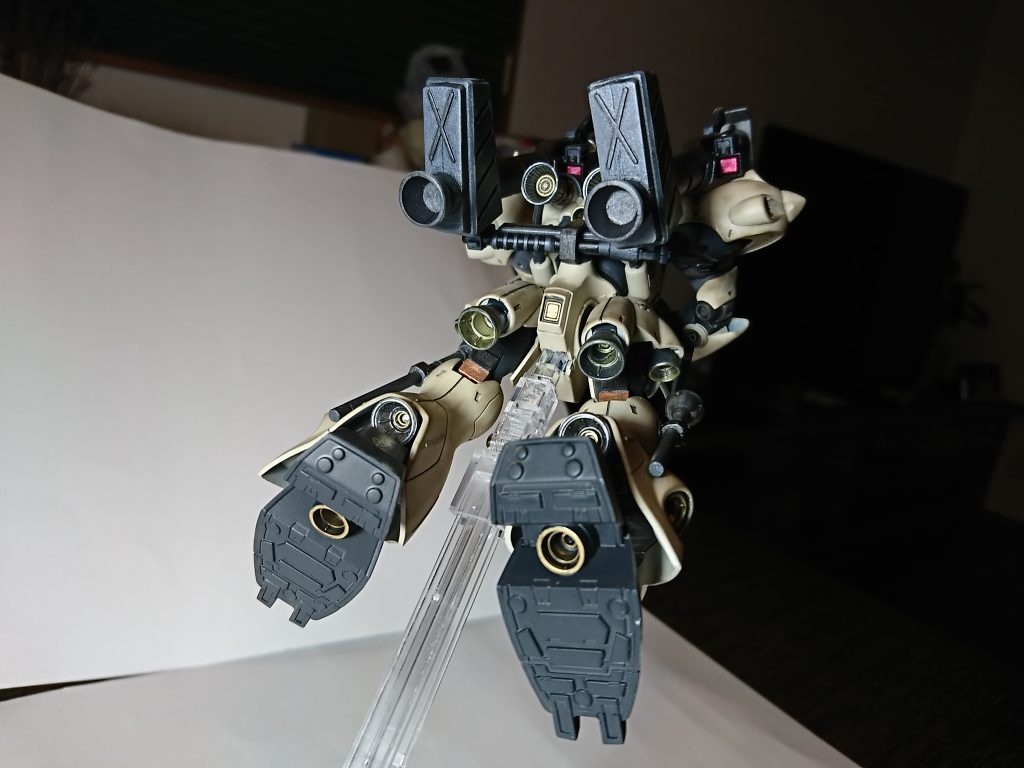 直線番長らしく、いかにも燃費悪そうなスラスターに仕上がりました。
ホント、燃料どこにあるのよ。