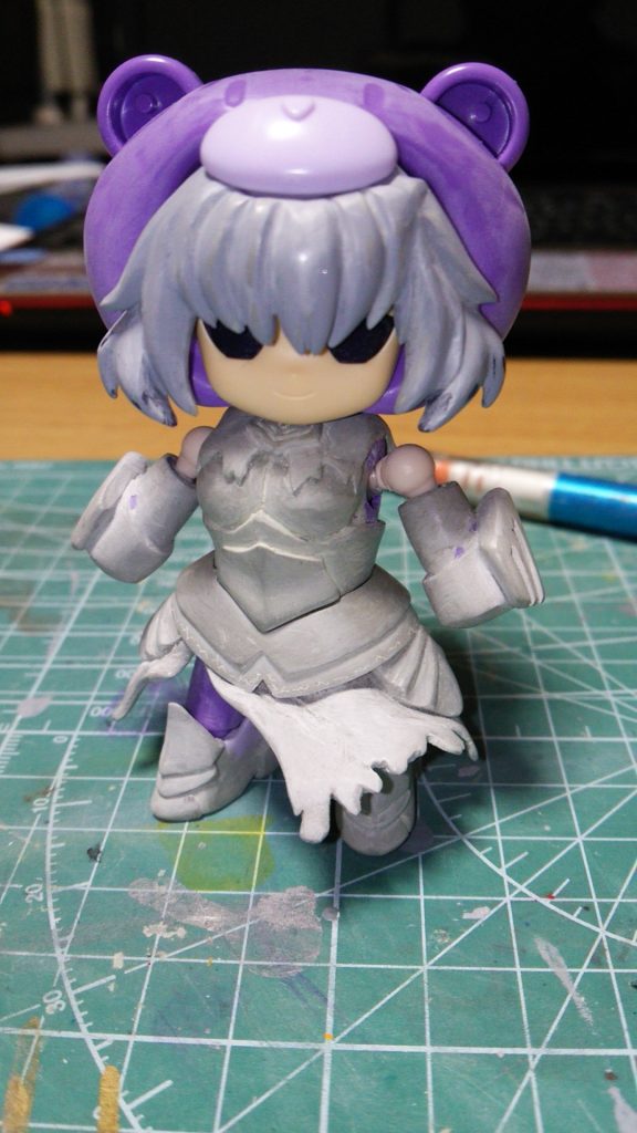 肩を可動式のパーツに変更。肩アーマーも別に作って動かしやすい作りにしてます。