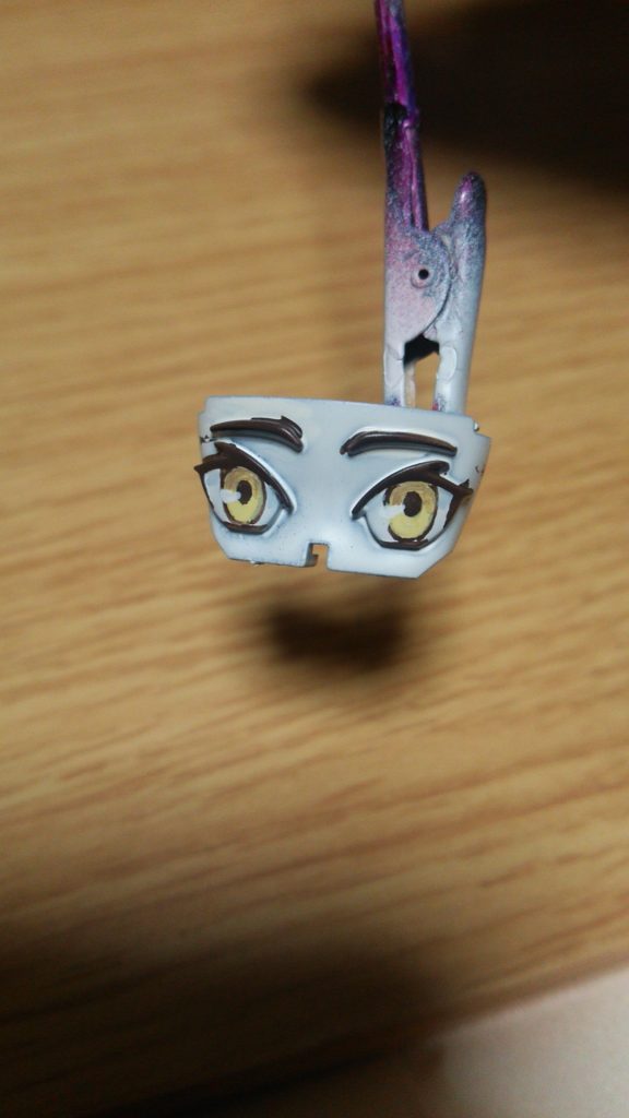 瞳はねんどろいどの目を参考に描きました。