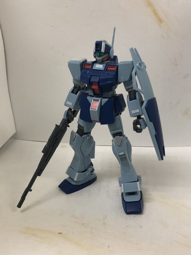 (´・ω・`)塗装前、膝の部分のプラ板は塗装前に上部分カット